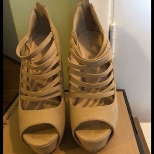 Nude High heels 👠